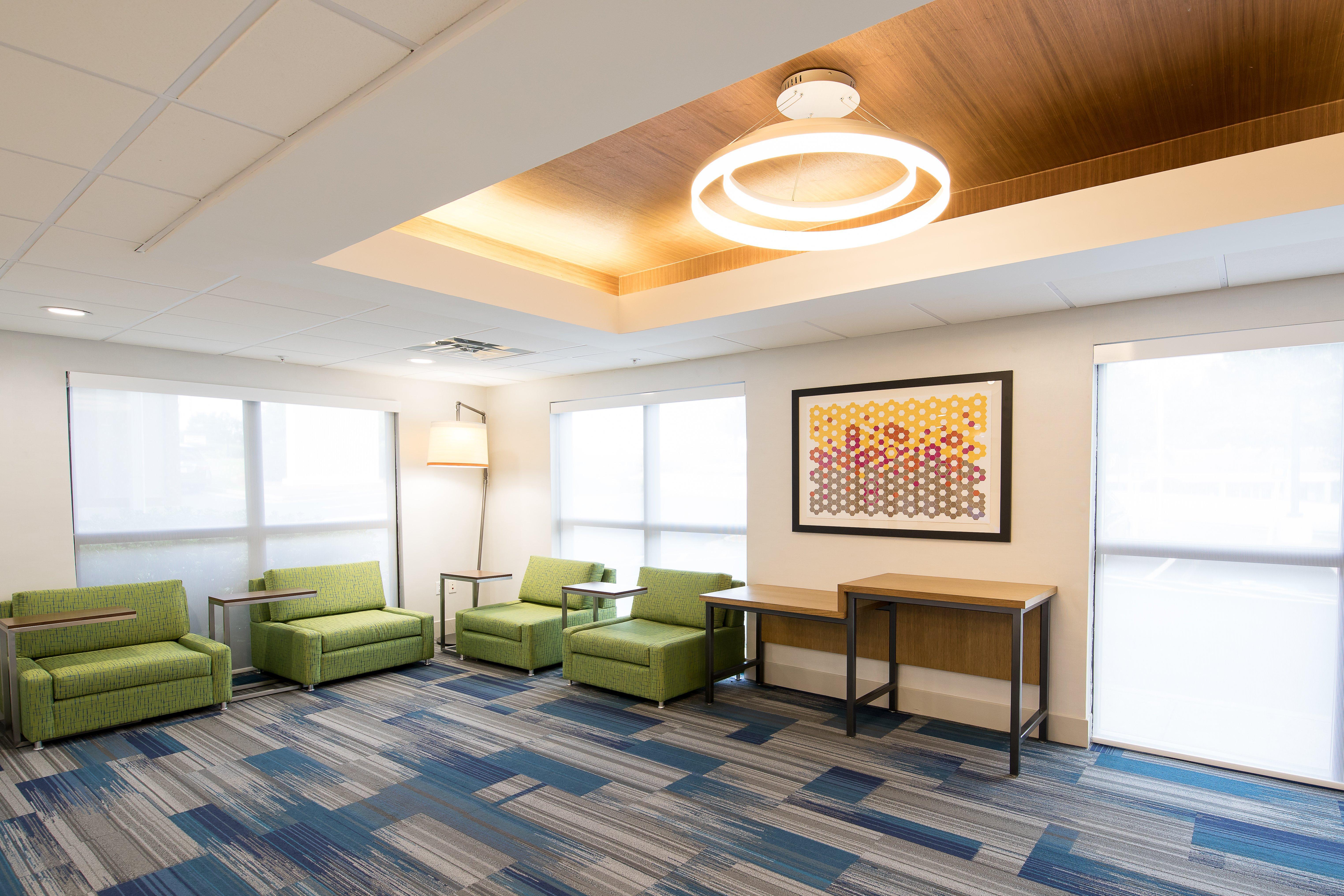 Holiday Inn Express Atlanta-Stone Mountain By Ihg Exterior photo